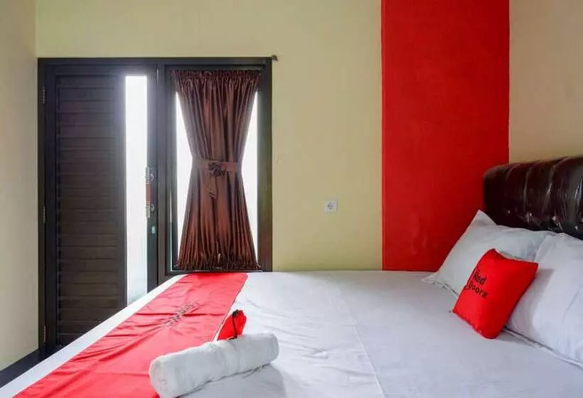 Hotelli Reddoorz @ Gerbang Dieng Plateau Area