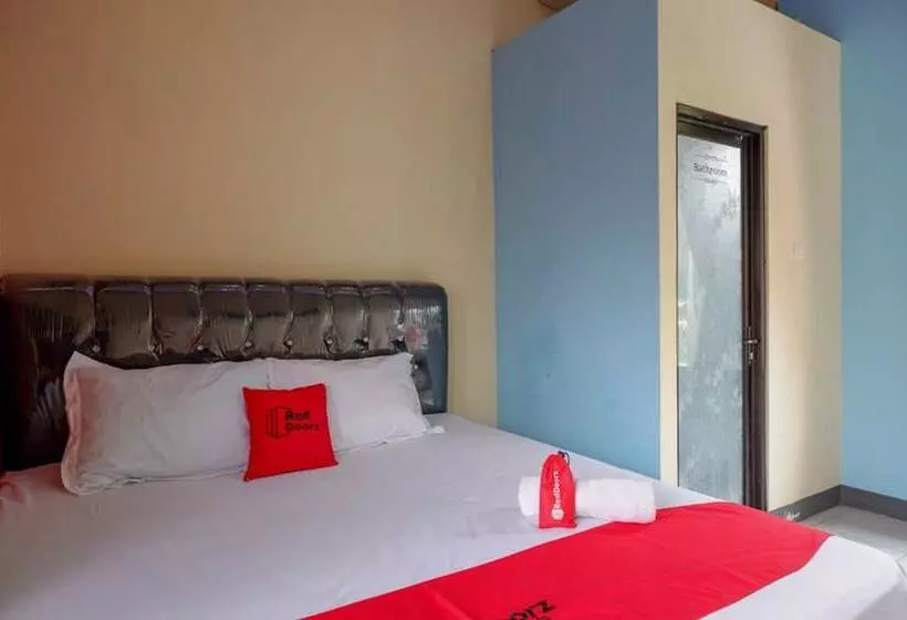 Hotelli Reddoorz @ Gerbang Dieng Plateau Area