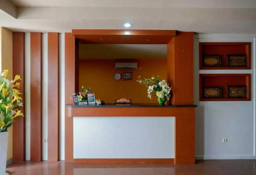 ペンション Reddoorz Plus @ Cameloan Hotel Palu