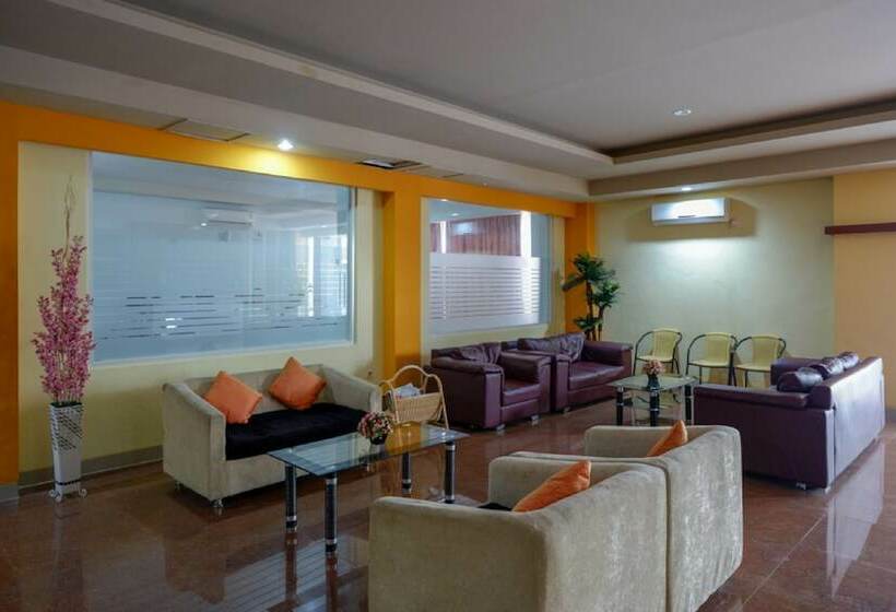 بنسيون Reddoorz Plus @ Cameloan Hotel Palu