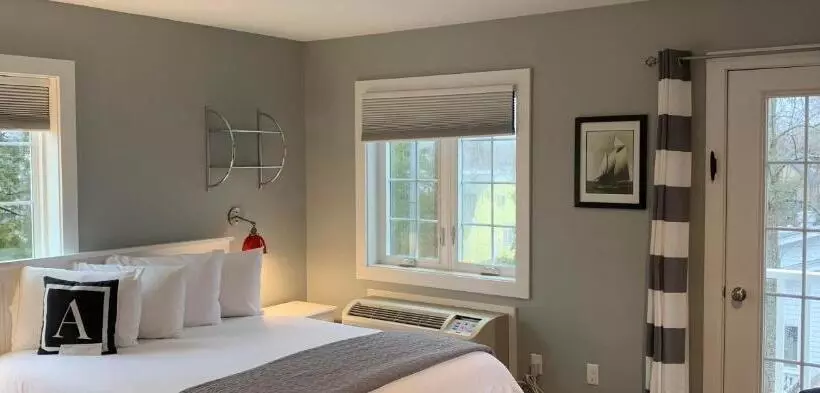 Acadia Hotel   Downtown