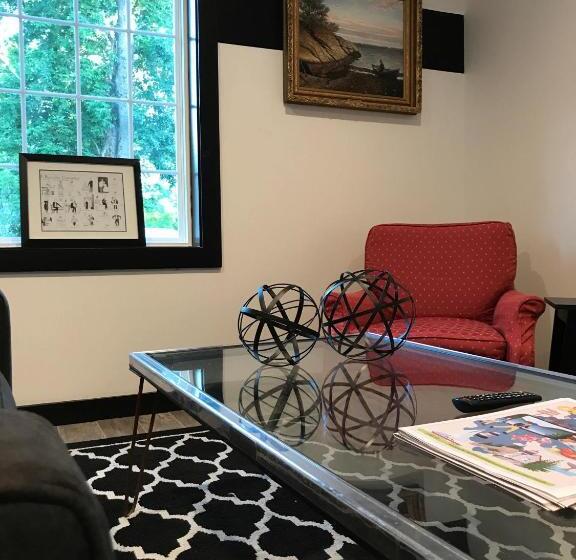 Acadia Hotel   Downtown