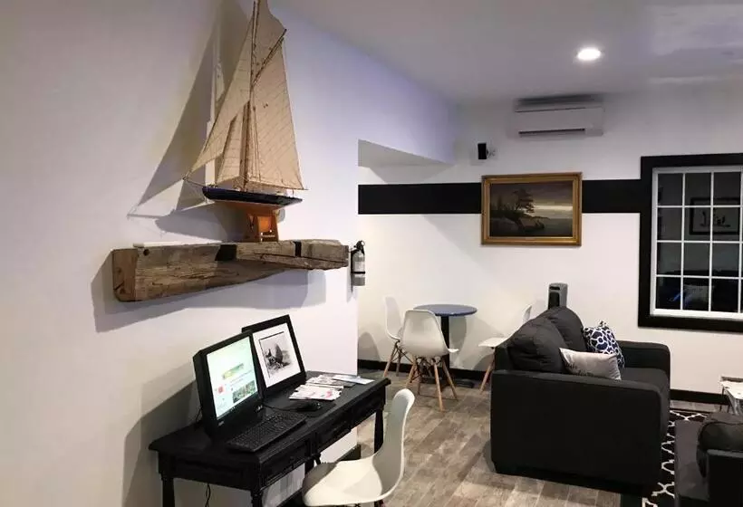 Acadia Hotel   Downtown