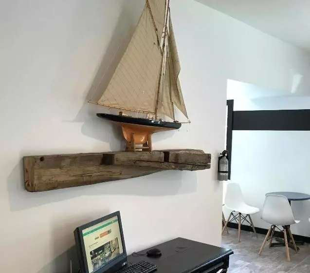 Acadia Hotel   Downtown