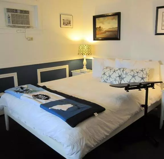 Acadia Hotel   Downtown