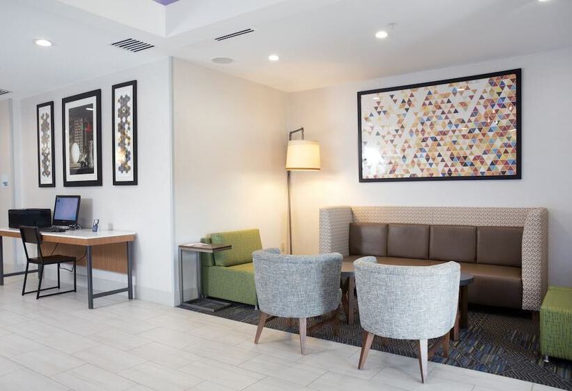 Holiday Inn Express Hotel & Suites Chester, An Ihg