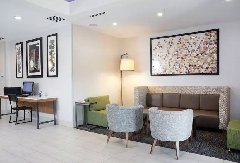 Holiday Inn Express Hotel & Suites Chester, An Ihg