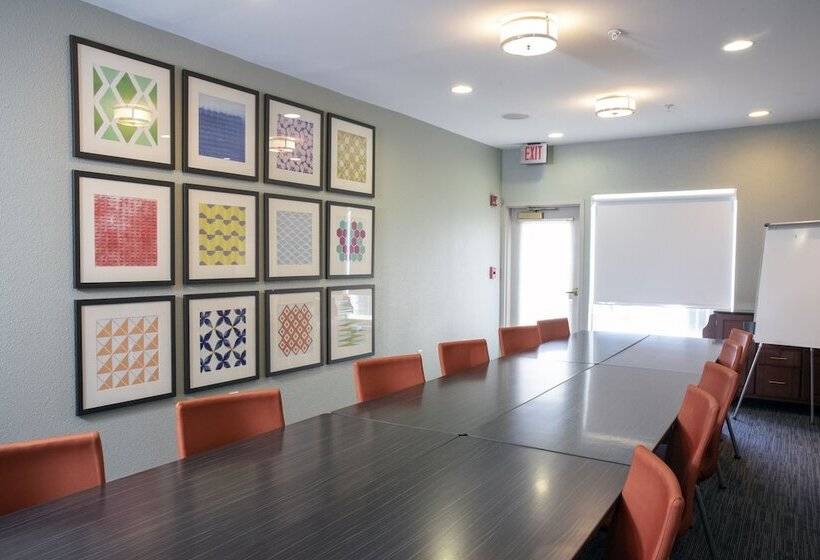 Holiday Inn Express Hotel & Suites Chester, An Ihg