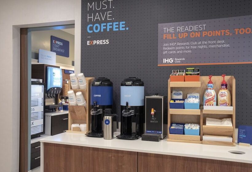 Holiday Inn Express Hotel & Suites Chester, An Ihg