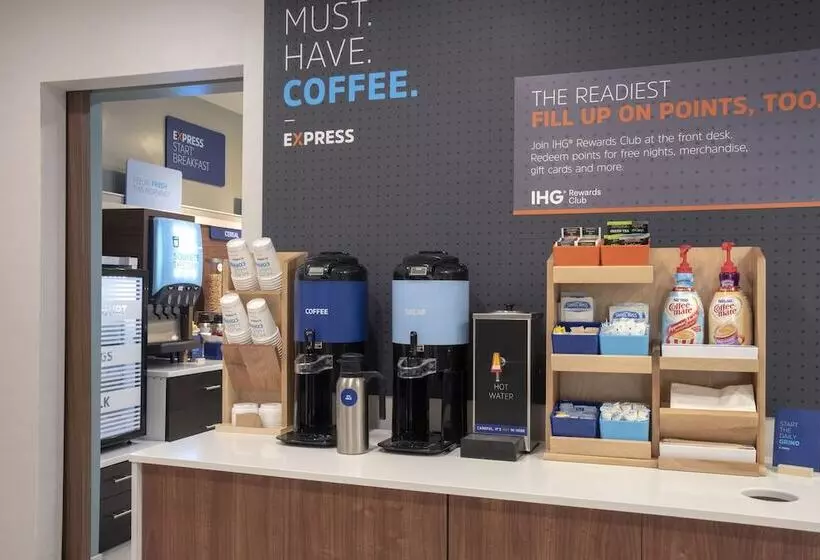 Holiday Inn Express Hotel & Suites Chester, An Ihg