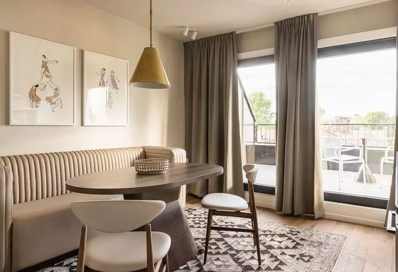 هتل Att I Kvadraturen