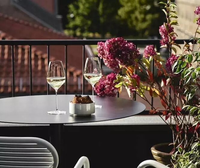 هتل Att I Kvadraturen