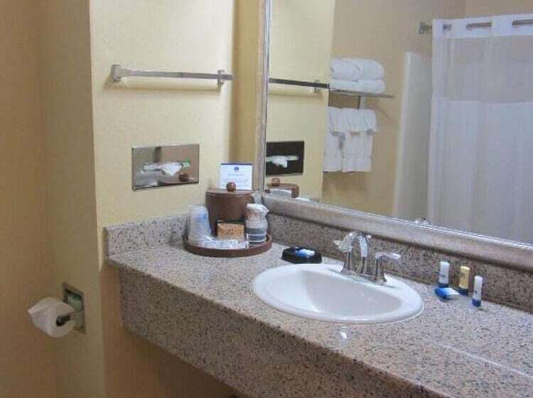 فندق Best Western Plus Seawall Inn & Suites By The Beach