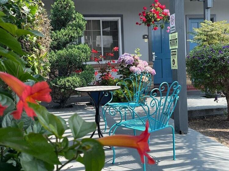 בית מלון כפרי Blu Pacific