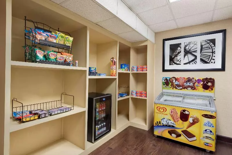 בית מלון כפרי Country Inn & Suites By Radisson, Savannah Gateway, Ga