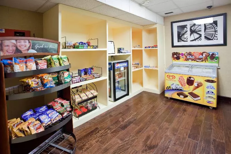 בית מלון כפרי Country Inn & Suites By Radisson, Savannah Gateway, Ga