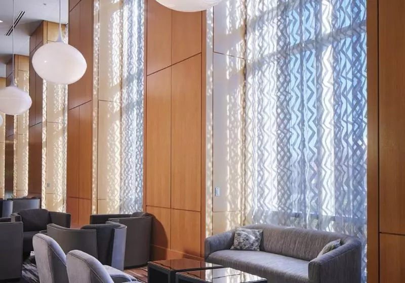 هتل Loews Chicago O Hare