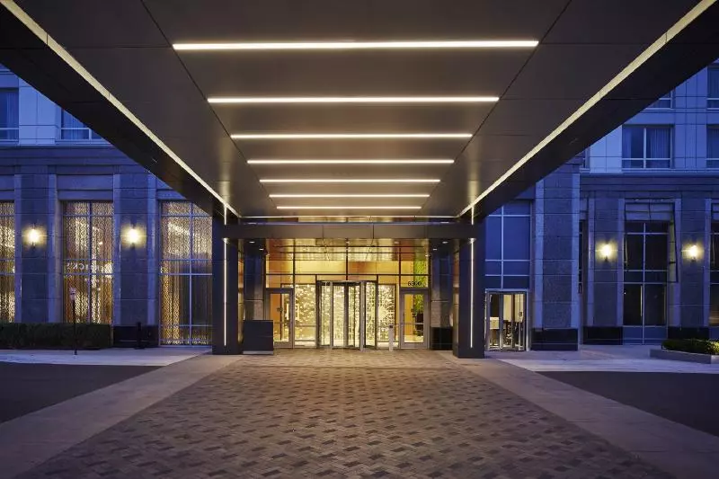 هتل Loews Chicago O Hare