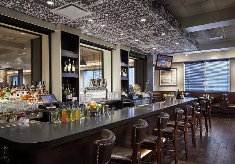 هتل Loews Chicago O Hare