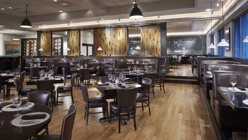 هتل Loews Chicago O Hare