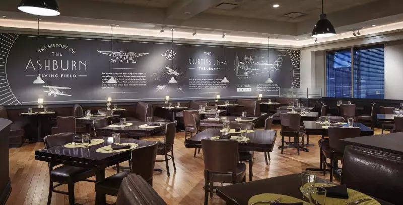 هتل Loews Chicago O Hare