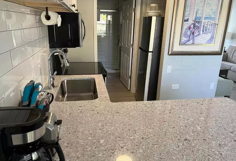 Отель Marco Island Lakeside Inn