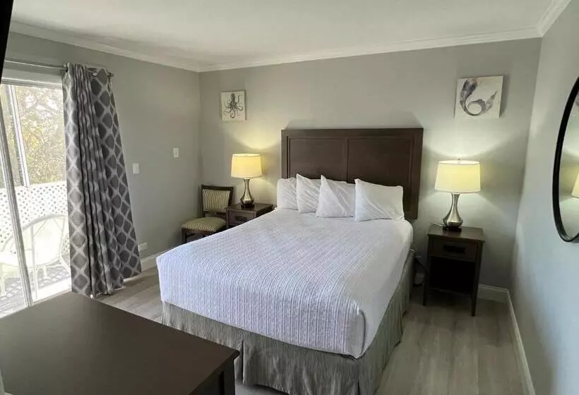 Отель Marco Island Lakeside Inn