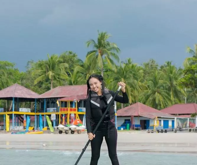 호텔 Mayang Sari Beach Resort