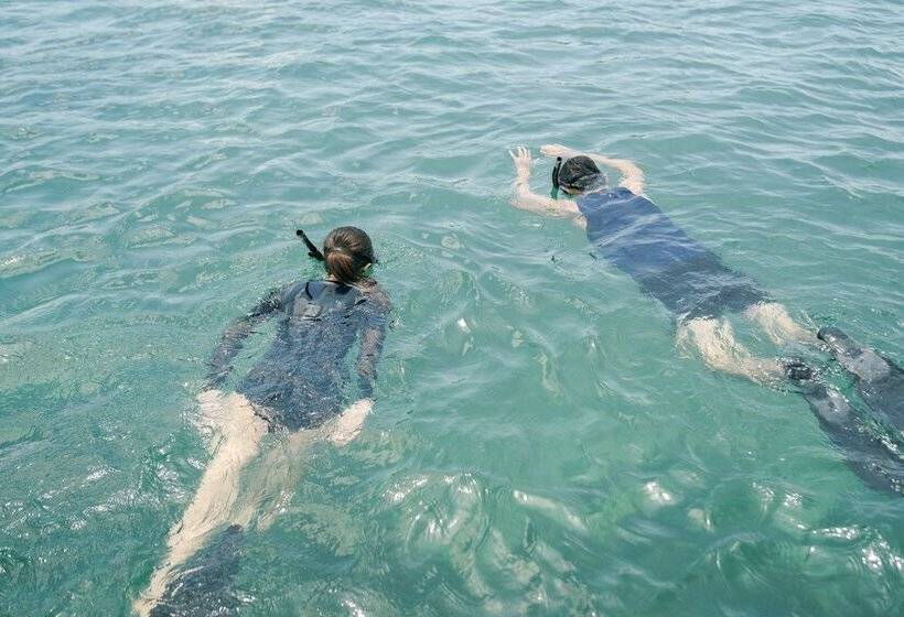 호텔 Mayang Sari Beach Resort