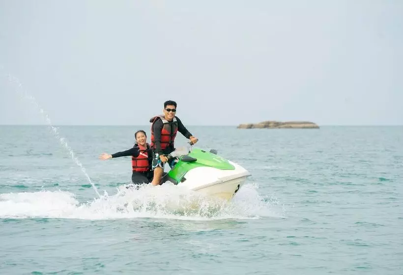 호텔 Mayang Sari Beach Resort