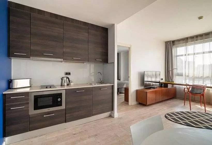 Отель Naitly Barcelona Poblenou