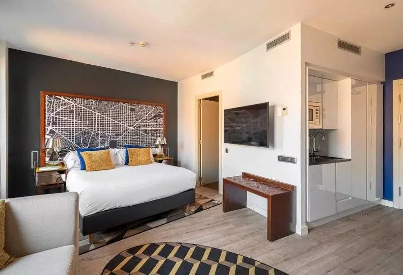 Отель Naitly Barcelona Poblenou