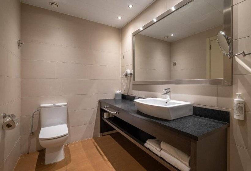 هتل Naitly Barcelona Poblenou