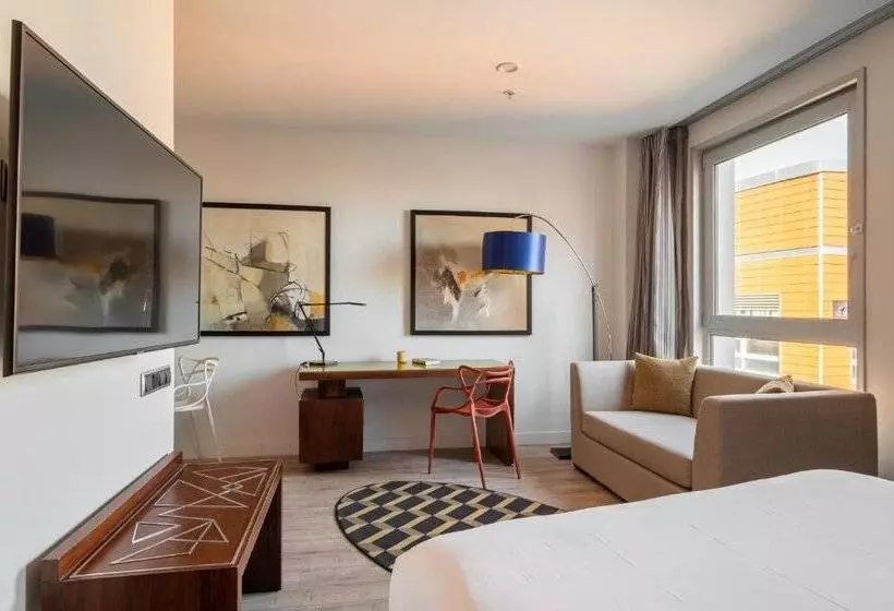 Отель Naitly Barcelona Poblenou