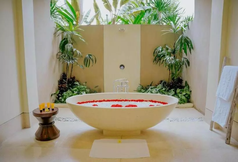 Hotel Nandini Jungle By Hanging Gardens