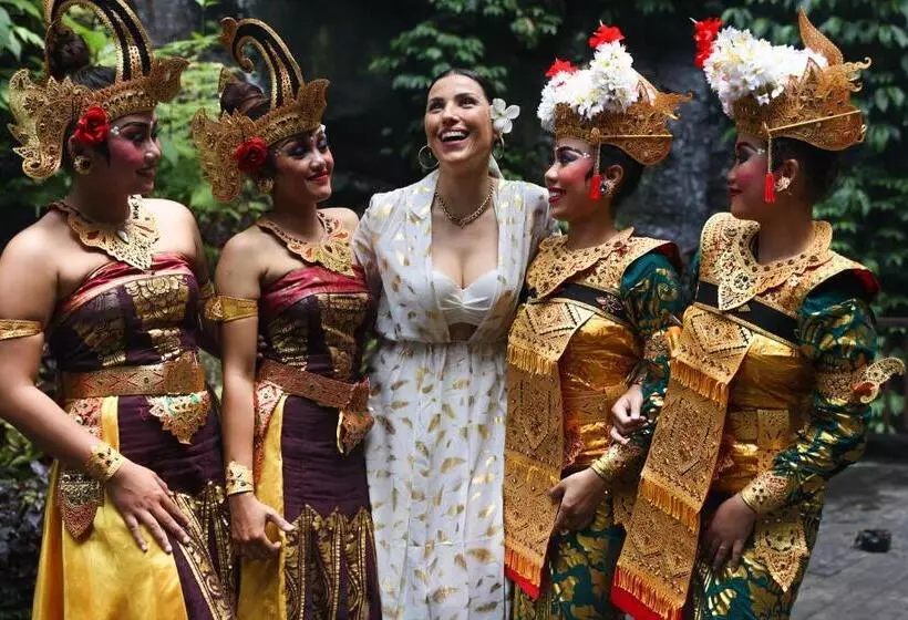 Hotel Nandini Jungle By Hanging Gardens