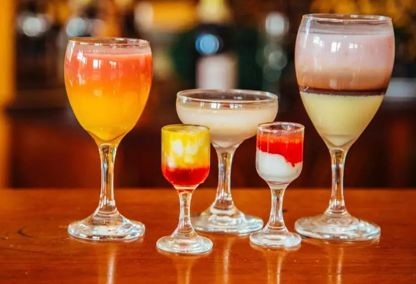 호텔 Plaza Inn Week Inn