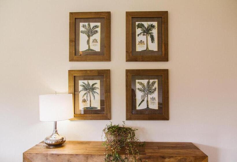 هتل Plaza Inn Week Inn