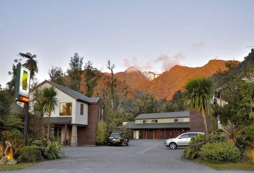 Отель Punga Grove