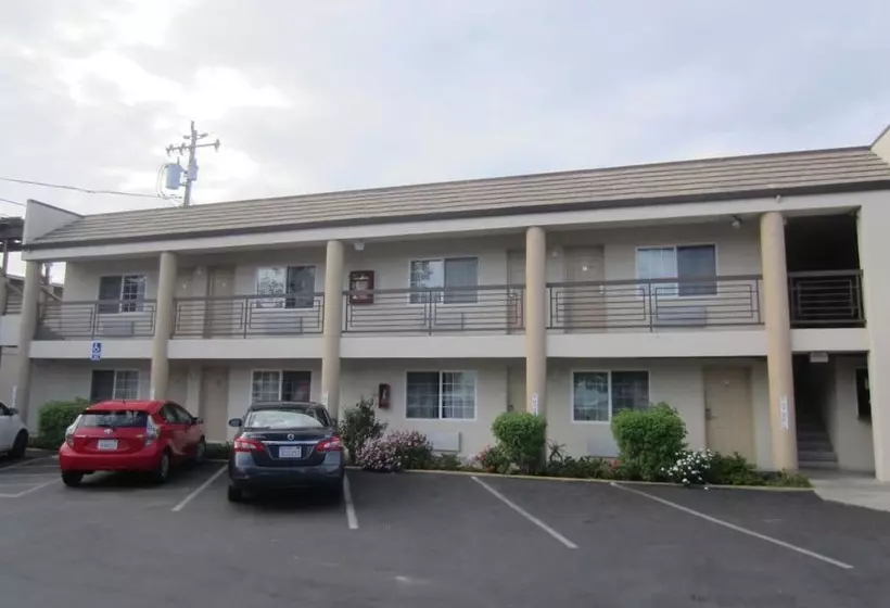 酒店 Redwood Creek Inn