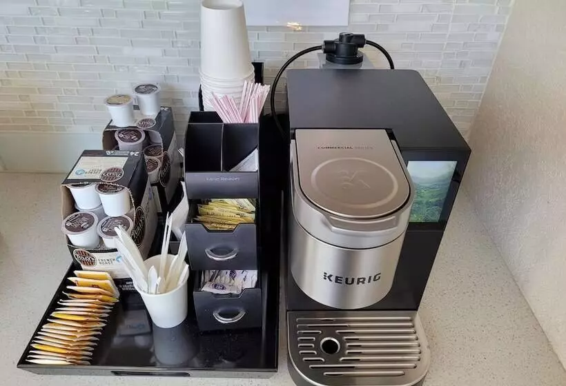 酒店 Redwood Creek Inn