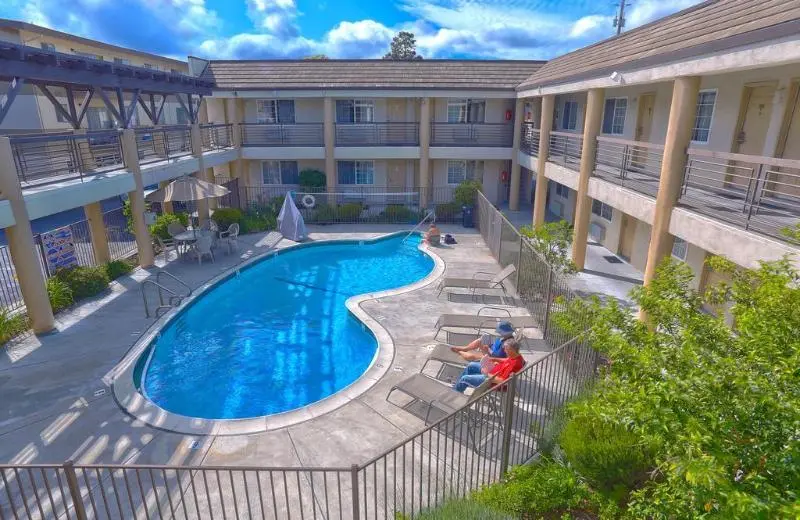 ホテル Redwood Creek Inn
