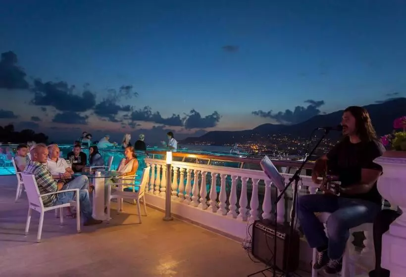 هتل Sunny Hill Alya