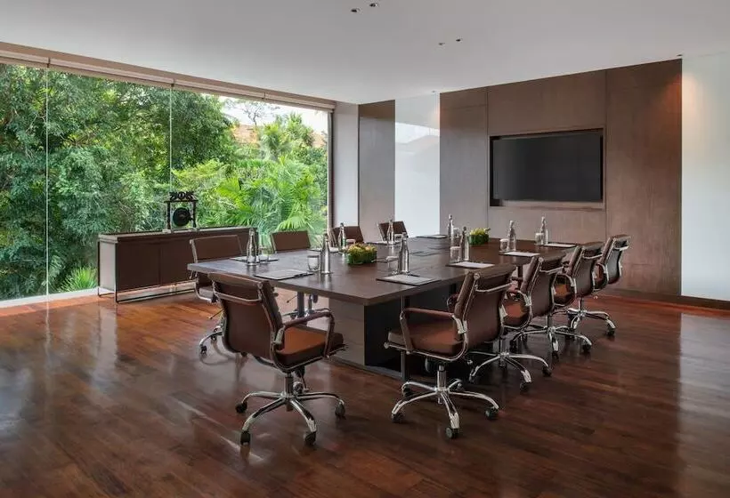 בית מלון כפרי The Laguna, A Luxury Collection Resort & Spa, Nusa Dua, Bali