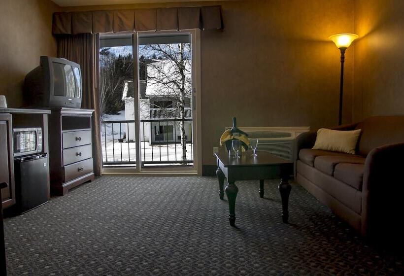 فندق Town & Country Inn & Resort