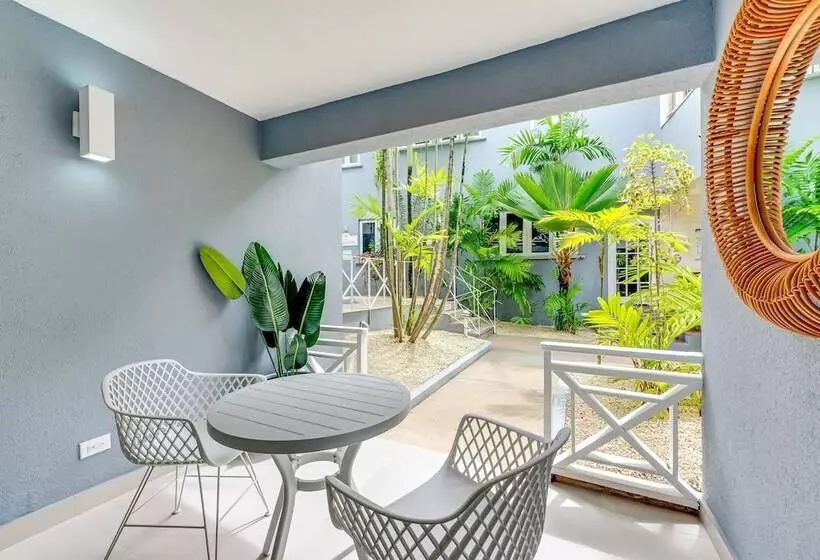 هتل The Palms Resort