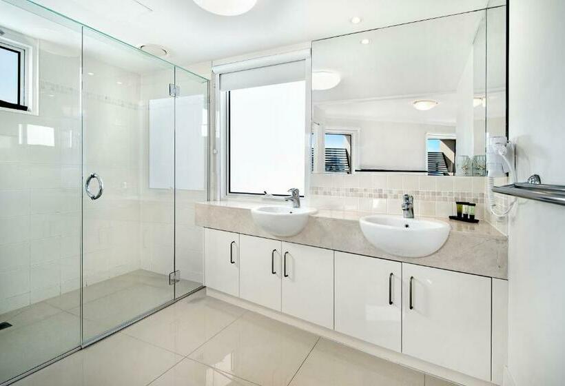 호텔 Ultiqa Shearwater Resort