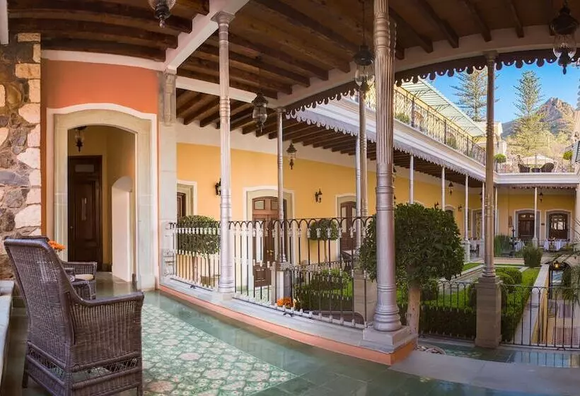 هتل Villa Maria Cristina