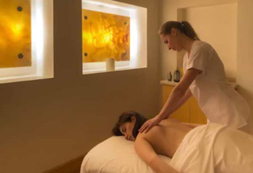 هتل Villa Maria Cristina