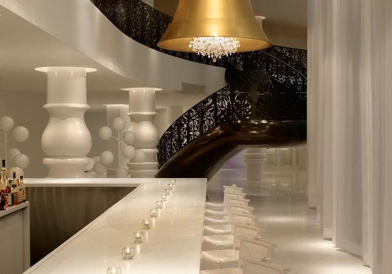 اقامتگاه Mondrian South Beach